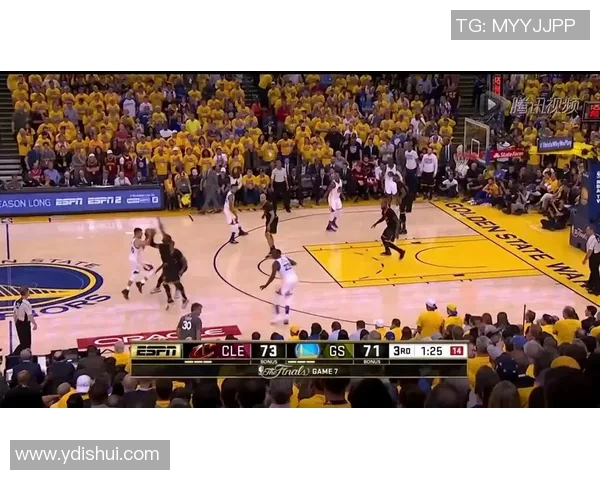 2015年NBA总决赛第四场骑士与勇士激战回顾与精彩瞬间分析