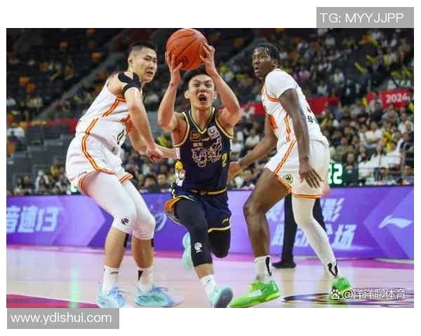 2017年CBA精彩对决回顾山东队与广东队的巅峰对抗录像分析 2017年CBA精彩对决回顾山东队与广东队的巅峰对抗录像分析