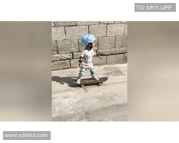 李静亲授滑板技巧与心得体会助你轻松掌握滑板运动的魅力与乐趣